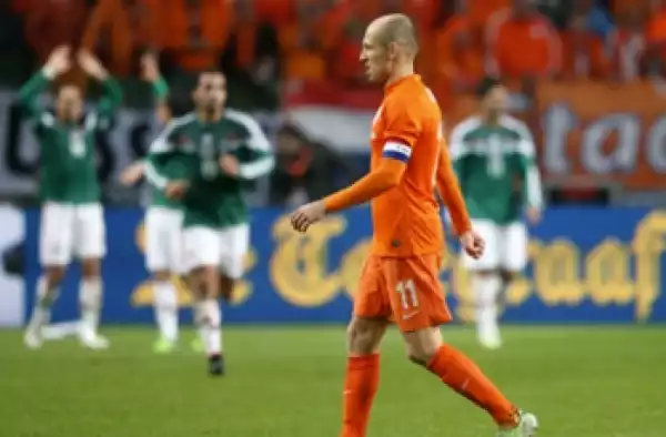 Robben slams insecure Dutch  defence