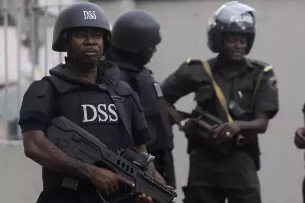 SSS Uncovers Stockpiles Of Arms, Ammunition & Dollars In Akwa Ibom Government House 