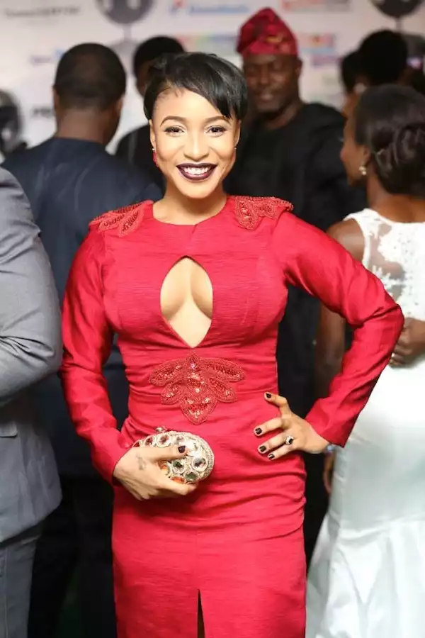 See Tonto Dikeh’s boob-revealing outfit at Nollywood Movies Awards