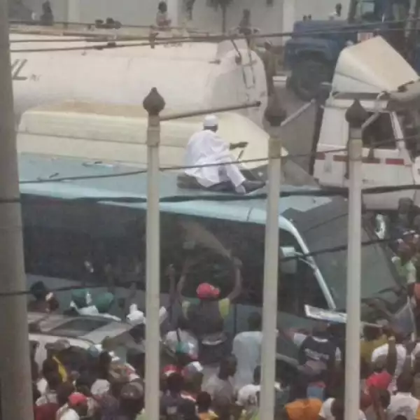 See what Osun governor did on his way to APC campaign today