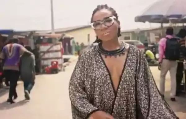 Singer Asa Wears Bold Outfit In New Music Video