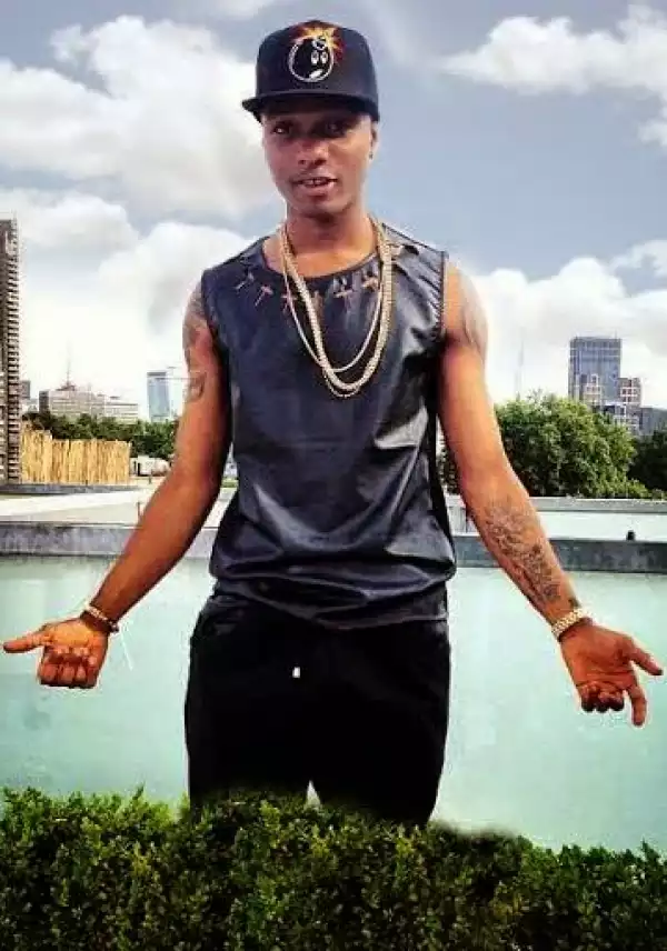 Spot the differences of Wizkid