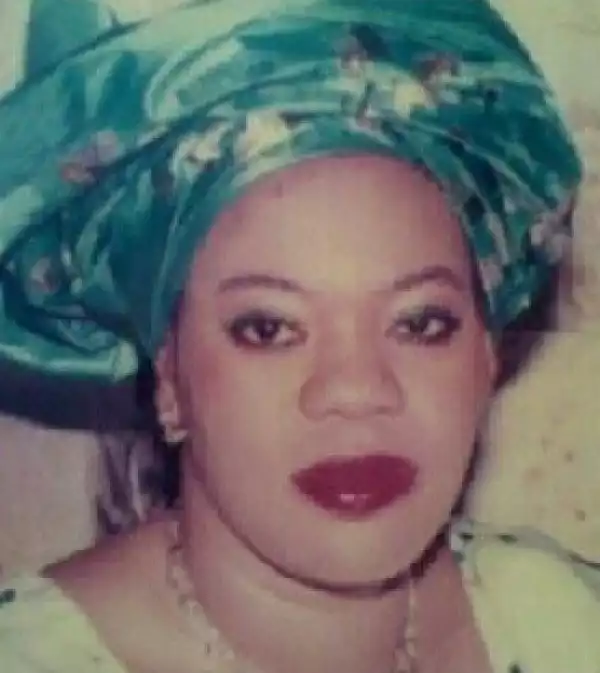 Toyin Lawani makes a carbon copy of her late mum