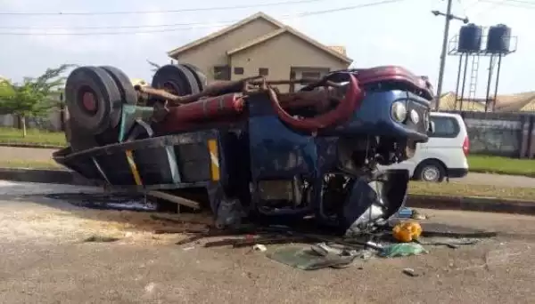 Tragedy!! Trailer accident in Owerri