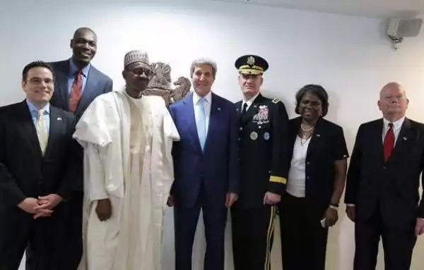 US Officials In Group Photo With President Muhammadu Buhari