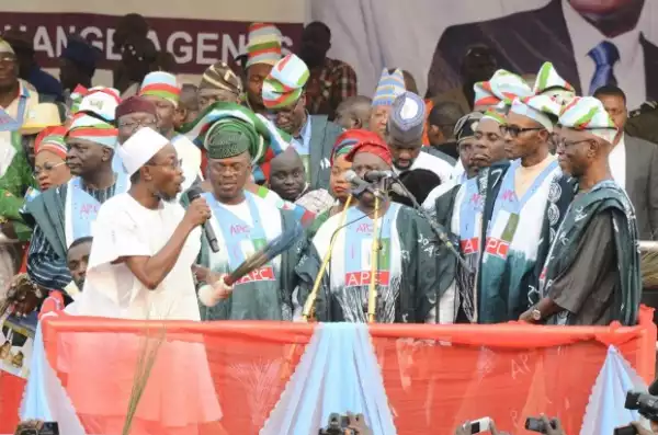 Unprecedented Crowd Welcomes Buhari To Osogbo
