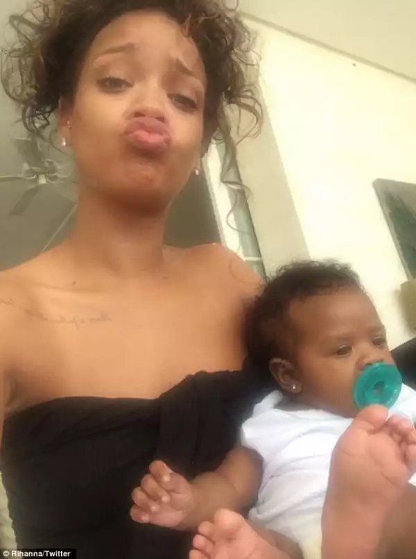 What N*de Photos?: Rihanna Appears Calm As She Shows Off Pouting Skills in MakeUp Free Selfie | PHOTO