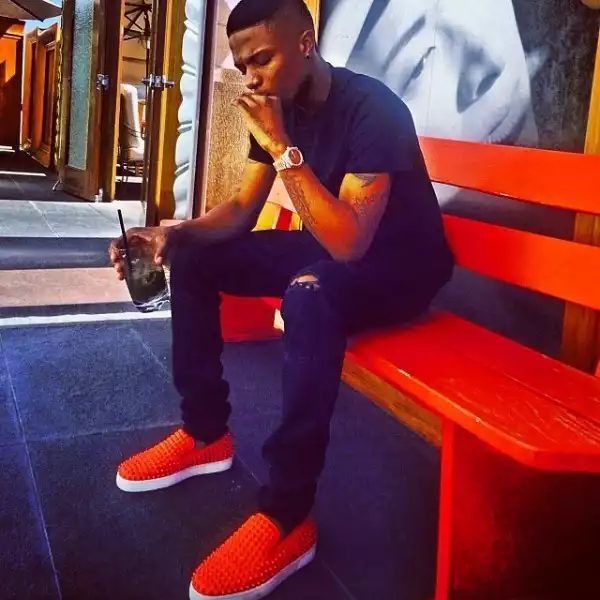 Wizkid’s bedroom pictures leaked by anonymous lady