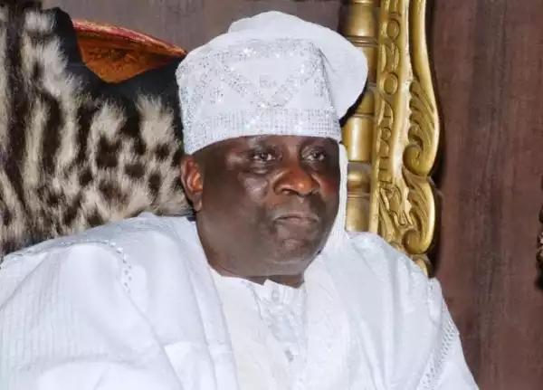 You will die if you fail to vote Ambode - Oba of Lagos threatens Igbos in Lagos