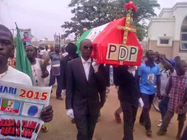 Youths in Bauchi hold mock burial procession for PDP