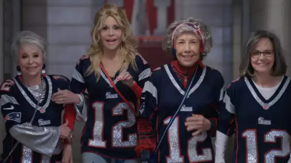 80 for Brady Featurette Highlights Sports Comedy’s All-Star Cast