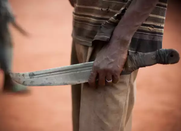 Farmer machetes neighbour for allegedly sleeping with his wife