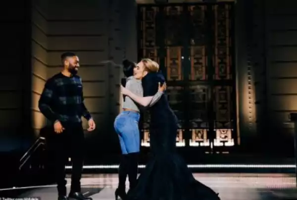Singer Adele Helps Man Propose to His Girlfriend On Stage at Her Concert (Video)
