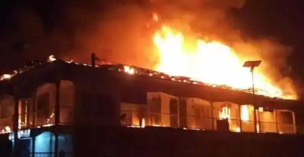 Commotion As Fire Guts The Popular Panteka Market In Kaduna