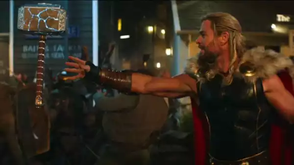 Thor Loses Mjolnir Again in Thor: Love and Thunder Clip