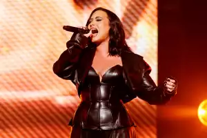 Tow Cast: Demi Lovato Joins Rose Byrne in Biopic Drama