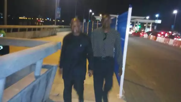 Throw Back Photos Of Peter Obi Trekking To His Home In Lagos!