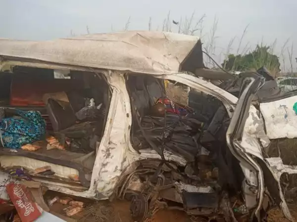 SO SAD!!! One Confirmed Dead As Bus Collides With Truck In Ogun State