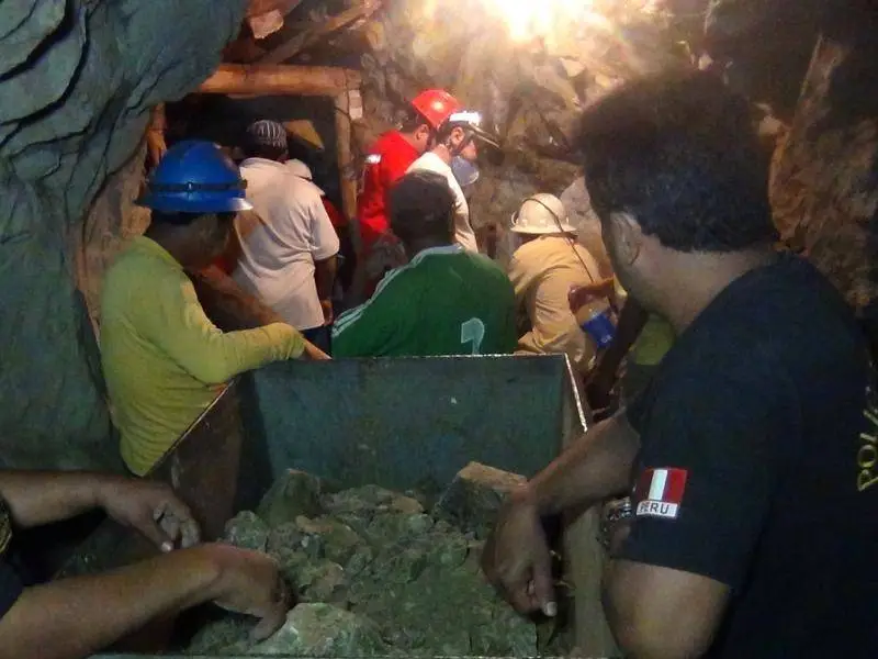 Gold mine fire kills 27 in Peru