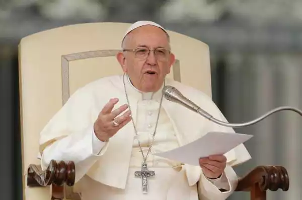 Pope goes livestream to fight viral epidemic