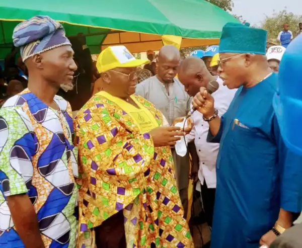 2023: Ex-LG Chairman, others dump PDP, join Accord in Oyo