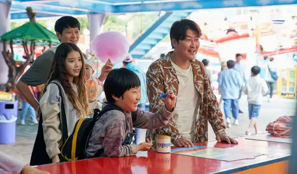 Broker Trailer: Song Kang-ho & Lee Ji-eun Lead Drama From Neon