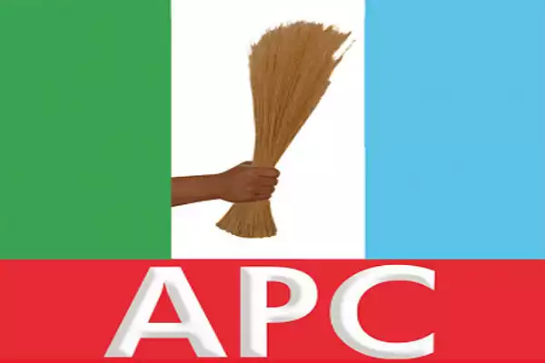 JUST IN: APC dissolves PCC, applauds Buhari for support