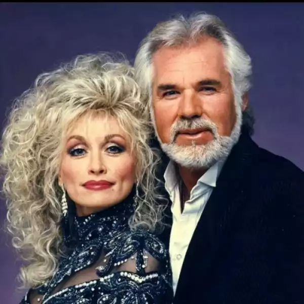 Dolly Parton & Kenny Rogers – Islands In The Stream