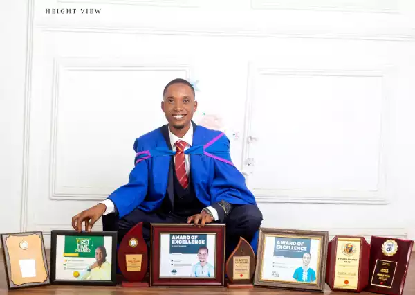 Student Kicked Out Of OAU In Final Year, Graduates With 1st Class From FUTA (Photo)