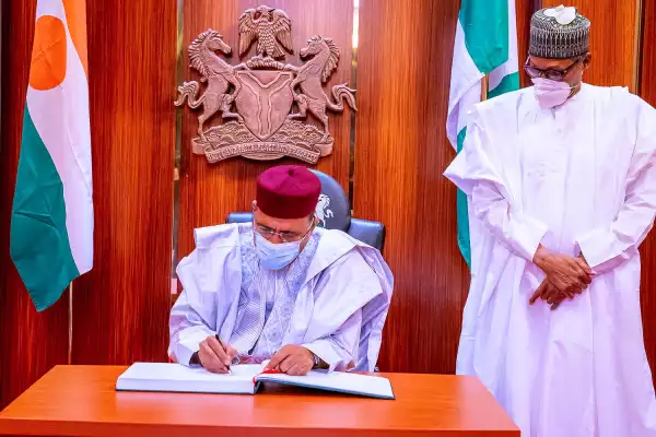 AIRCRAFT CRASH!! Nigerien President Bazoum Condoles With Nigeria Over Attahiru’s Death