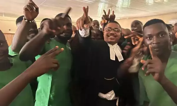 IPOB Members Detained Since 2021 Pose For Photos After Court Adopted Their No-Case Submission