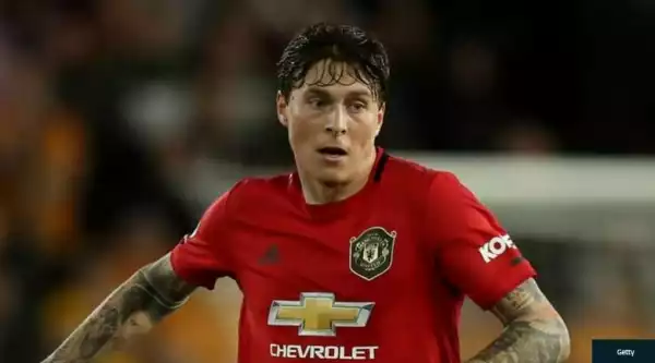 Man United Defender Lindelof Praised After Fighting Thief Who Snatched An Elderly Woman’s Bag