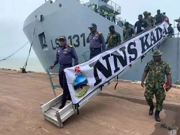 NNS Kada Offloads Weapons And Equipment For Nigerian Troops In Guinea Bissau