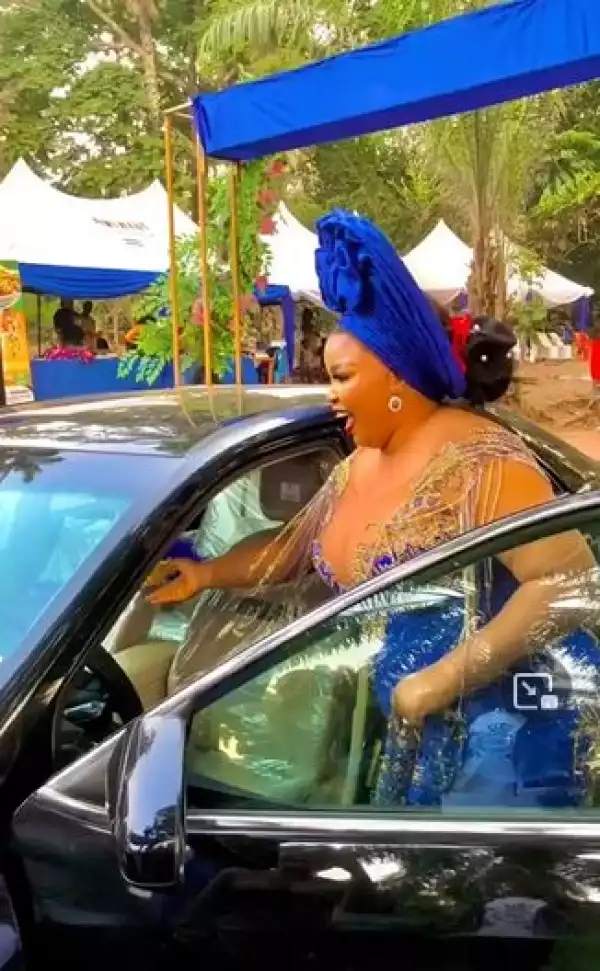 Thanks For Standing By Me - Groom Tells Bride As He Surprises Her With A Car On Their Wedding (Video)