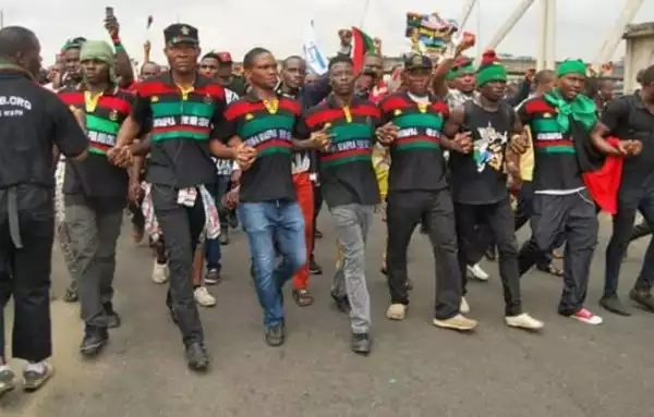 FG Arresting, Detaining Igbo People With Biafra Phone Messages, Insignia At Lagos, Abuja Airport - IPOB
