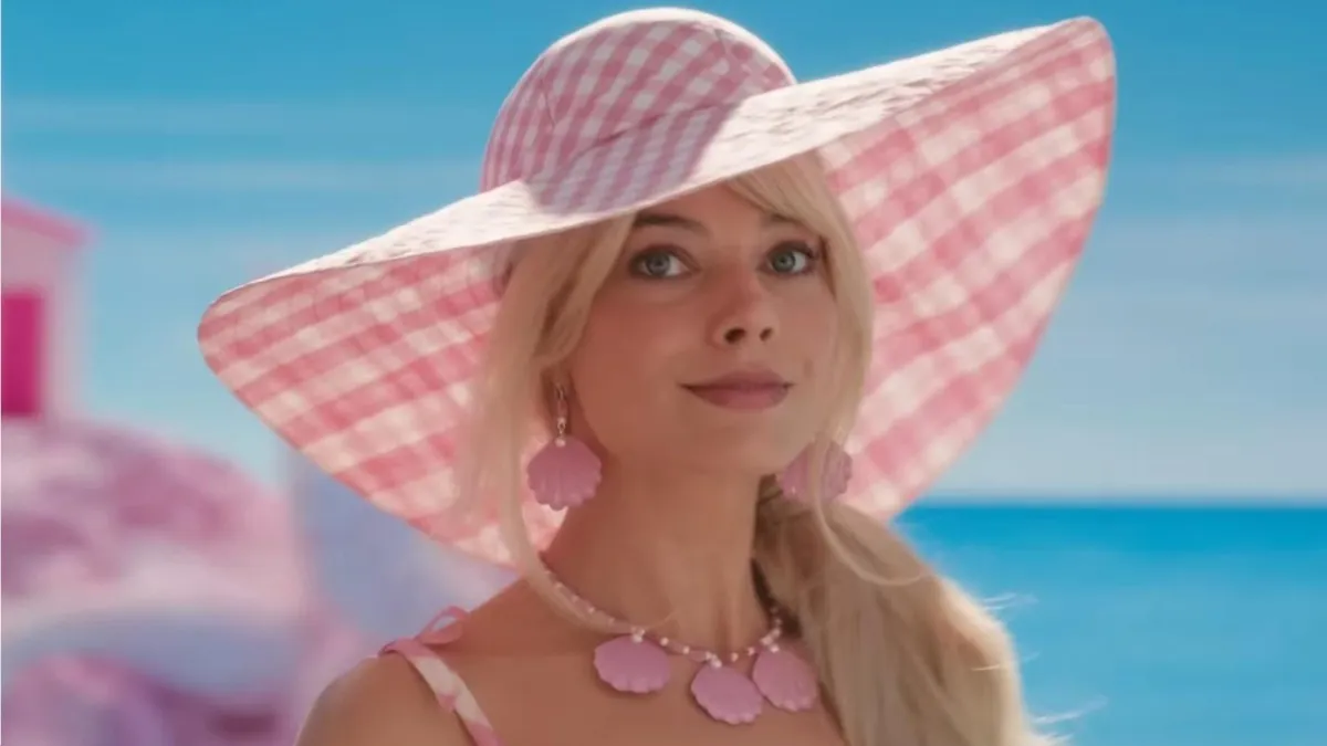 Margot Robbie Compared Barbie to Jurassic Park in Initial Pitch