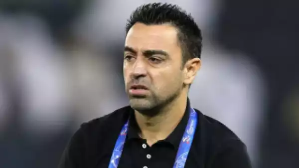 New Barcelona coach Xavi addressed players before first training session
