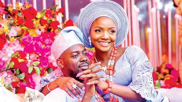 Adekunle Gold Gifts His Wife And Daughter Luxurious Jewellery Worth Millions (Video)