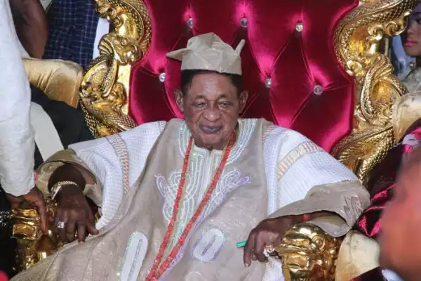 Drama As Alaafin Of Oyo Reportedly Kick Out New Wife, Chioma, From The Palace