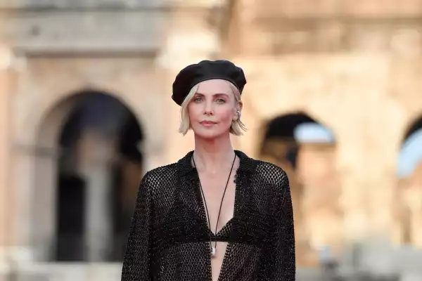 Charlize Theron on Facelift Rumors: ‘B—-, I’m Just Aging!’