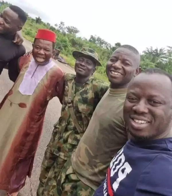 Chiwetalu Spotted Exchanging Greetings With Nigerian Soldiers In Enugu Days After He Was Arrested and Released (Photo)