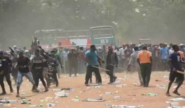 Elections: Tension As Thugs Attack INEC Collation Centre In Ejigbo, Lagos