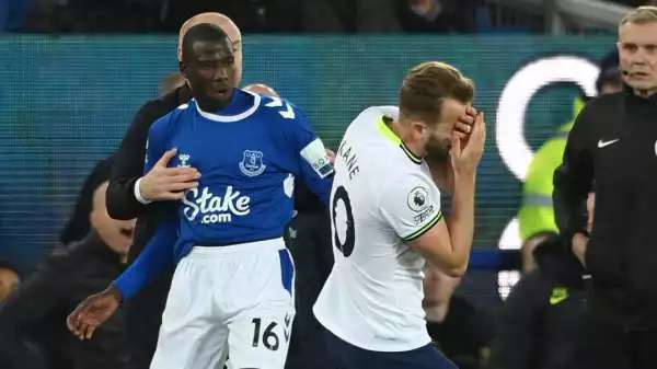 Harry Kane reacts to ongoing criticism over Abdoulaye Doucoure red card