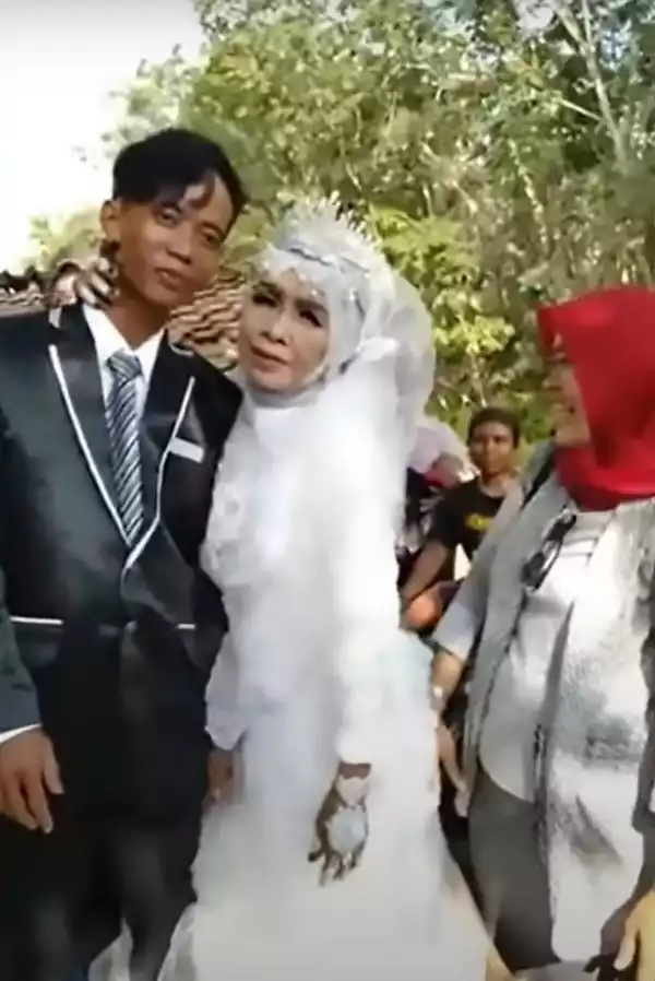 65-Year-Old Indonesian Grandmother Marries Her 24-Year-Old Adopted Son (Photos)