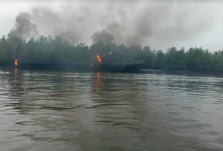 Navy destroys 350,000-litre oil-laden vessel in Rivers