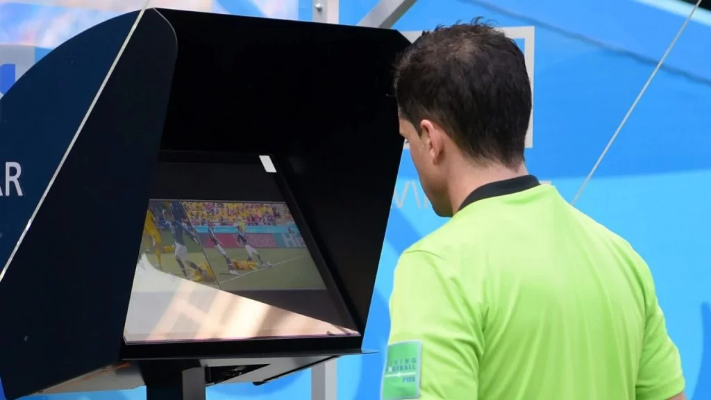 EPL: You’re meant to help – VAR criticized after Liverpool’s win over Chelsea