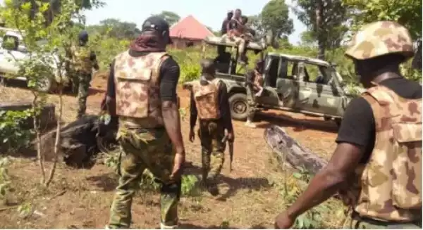 Gallant Nigerian Soldiers Rescue Kidnap Victim In Enugu