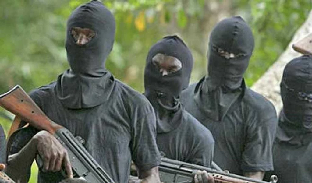 Gunmen Attack Imo INEC Office Kill One, Say ‘No Election In Biafra Land