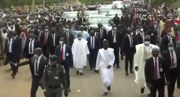 Daura Residents File Out To Greet President Buhari As He Treks To His Home