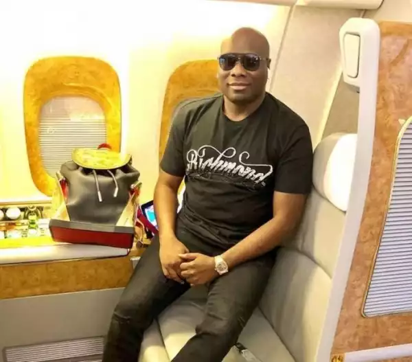 “Na Thunder Go Fire That Finger” – Mompha Curses Trolls Saying He Is Next To Be Arrested By FBI And Interpol